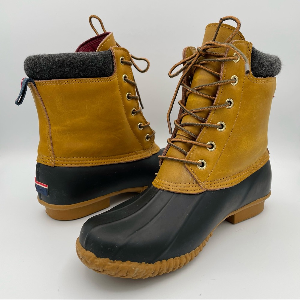 Tommy Hilfiger Duck Boots | Size 8